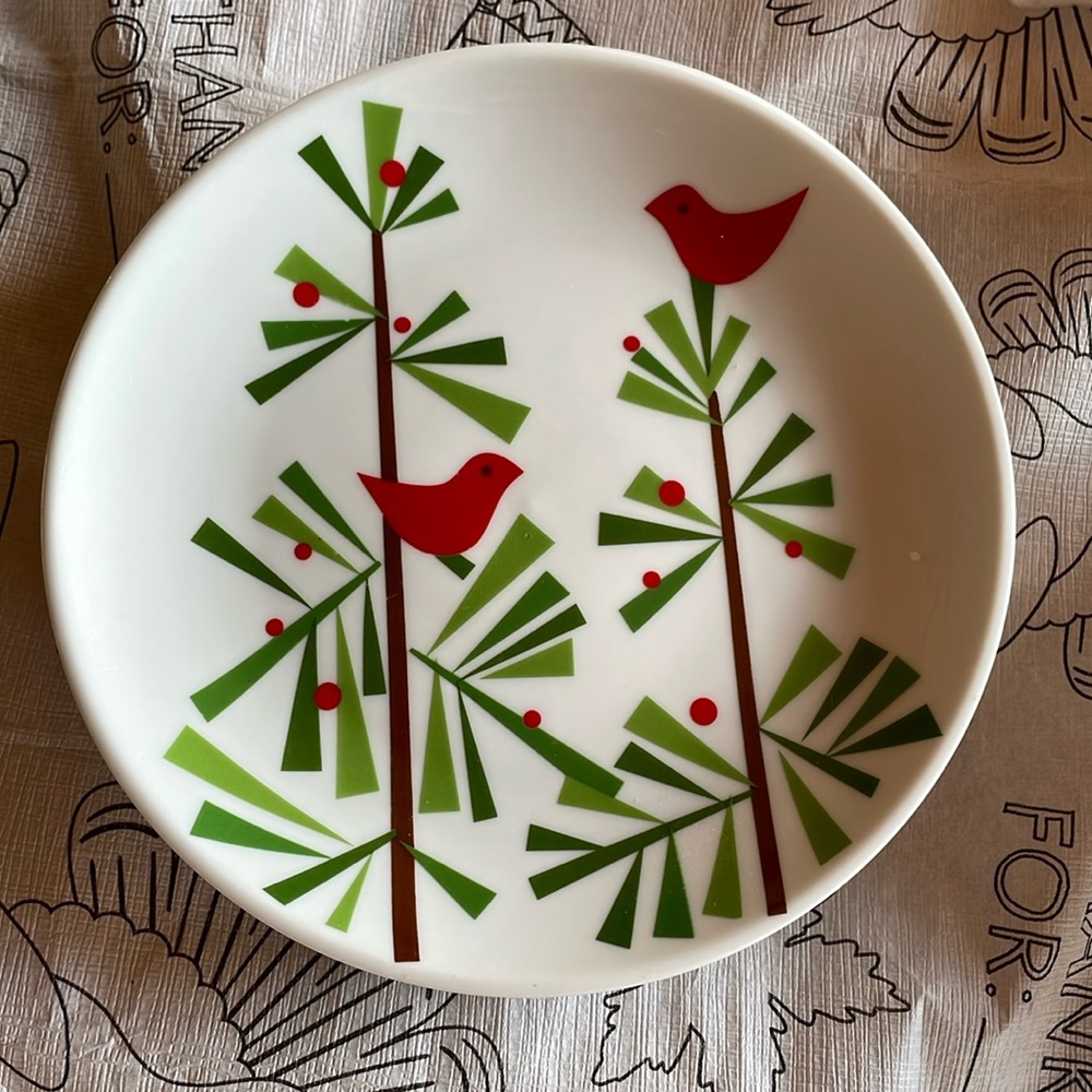 Cracker Barrel Holiday Plates. Excellent Condition. Size 6 1/2 Inches.